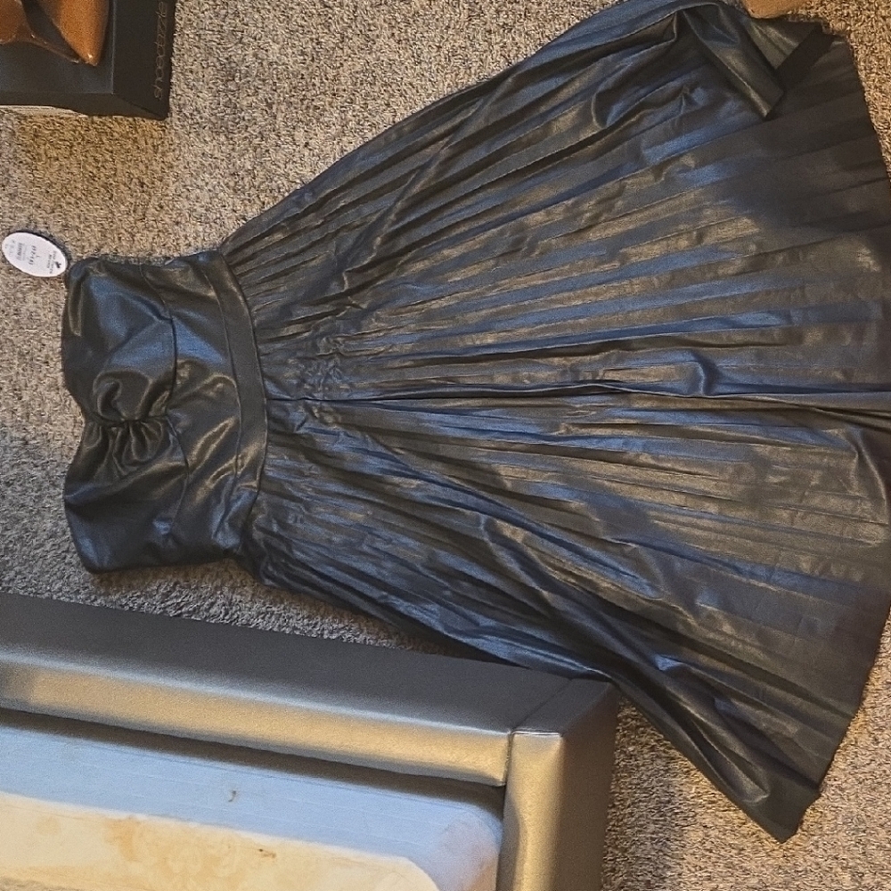 Elegant BlackLeather Strapless Dress